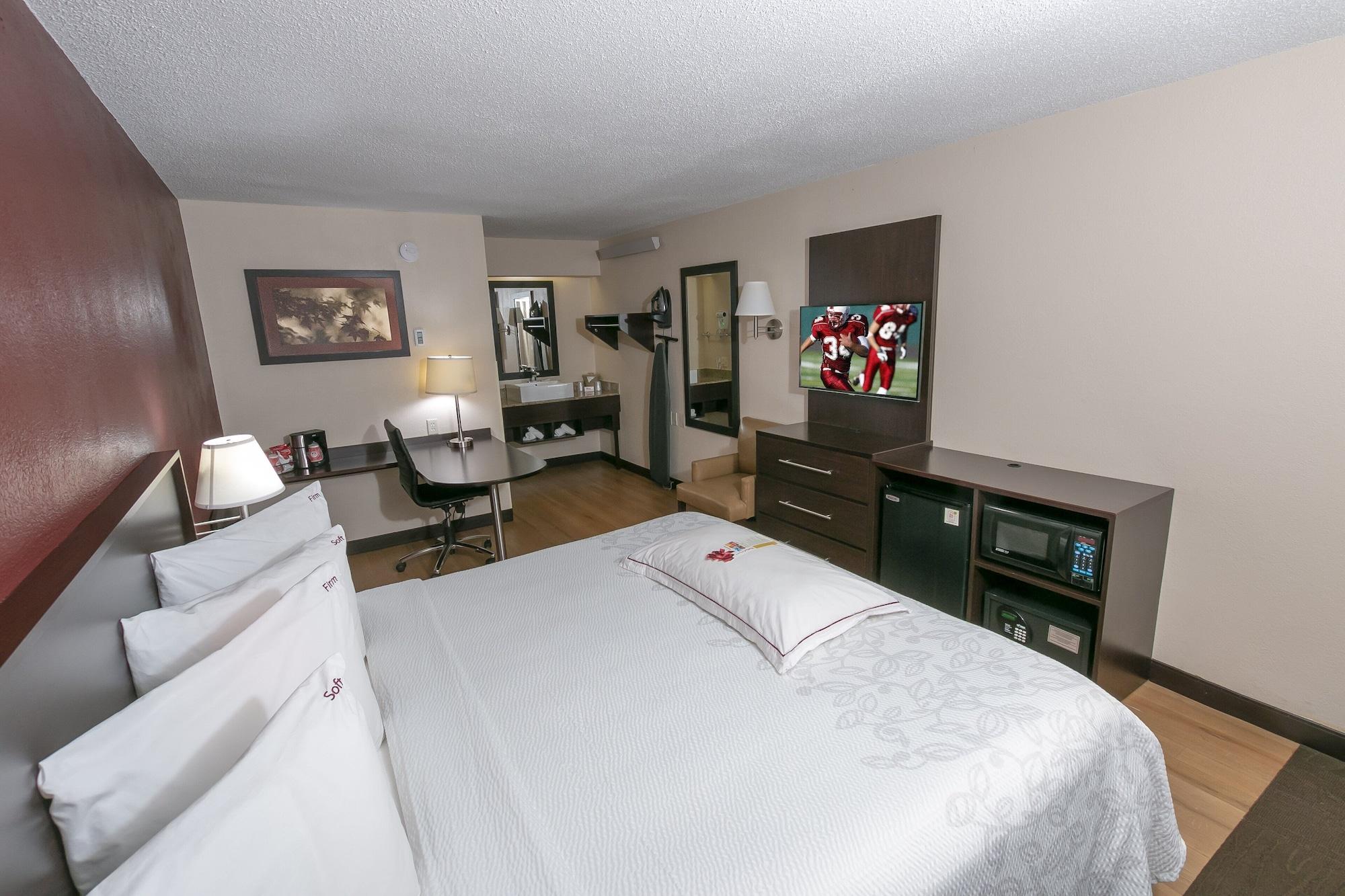 Red Roof Inn Plus + Boston - Framingham Exterior photo